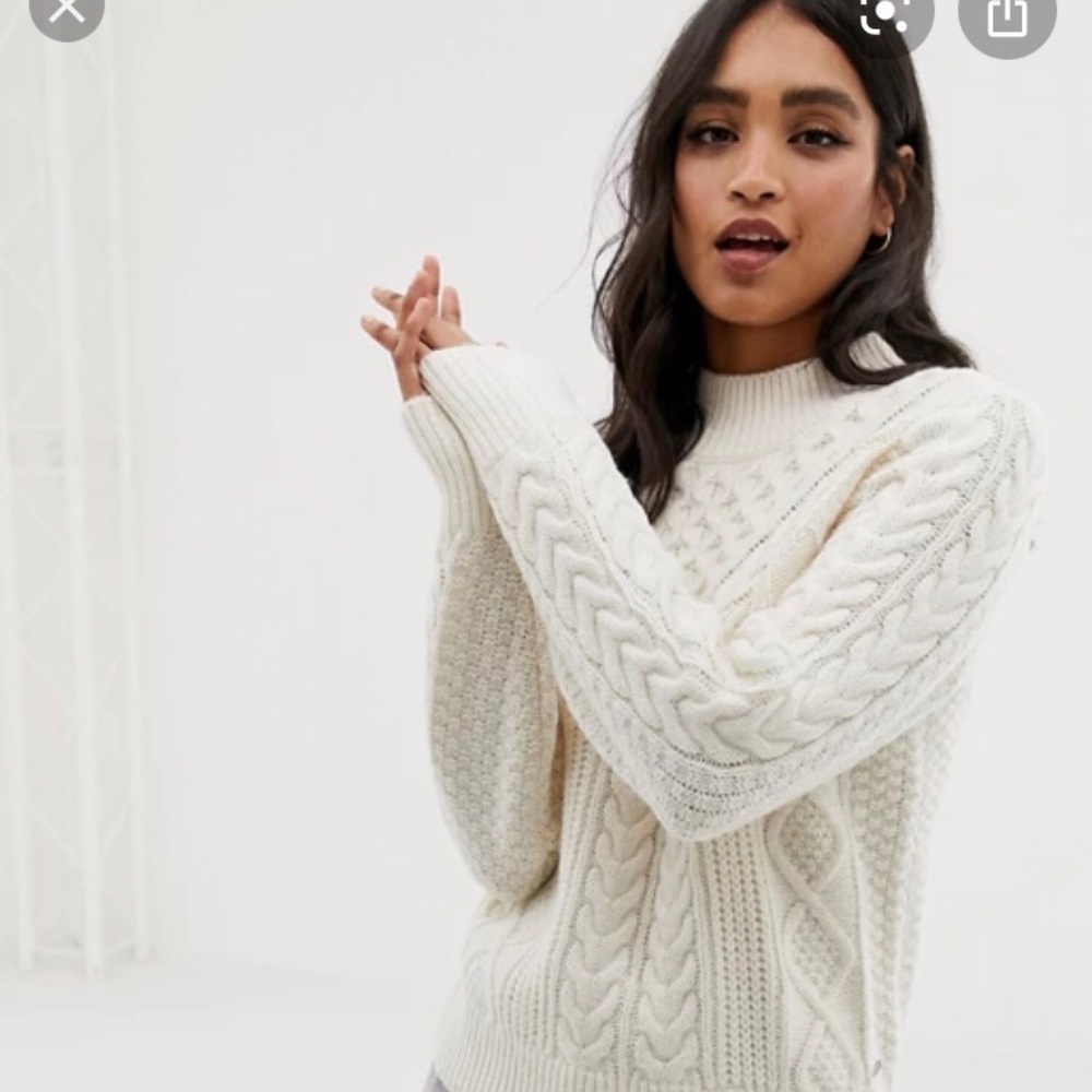 Abercrombie & Fitch Cable-knit mock neck sweater